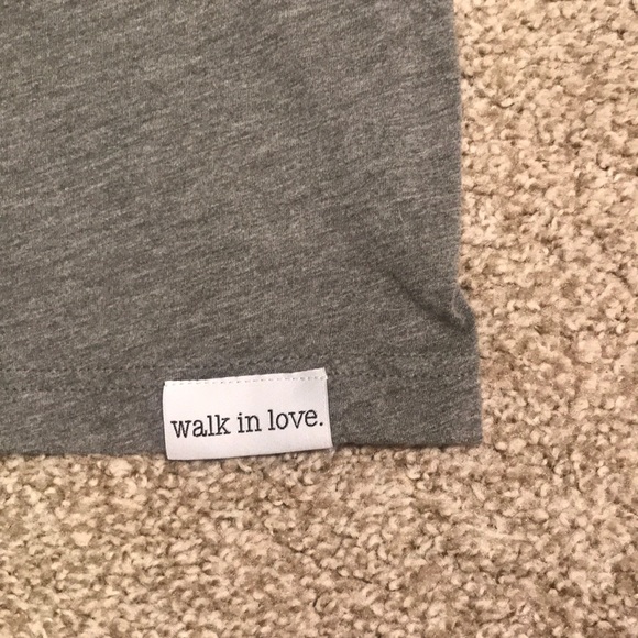 Walk in love tee | Size XL - Picture 4 of 5